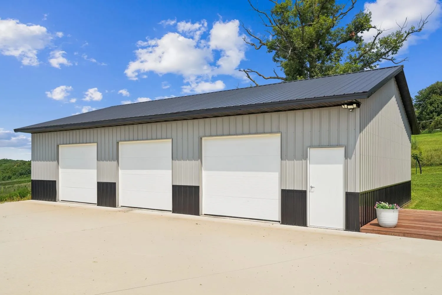 3 Stall oversized garage