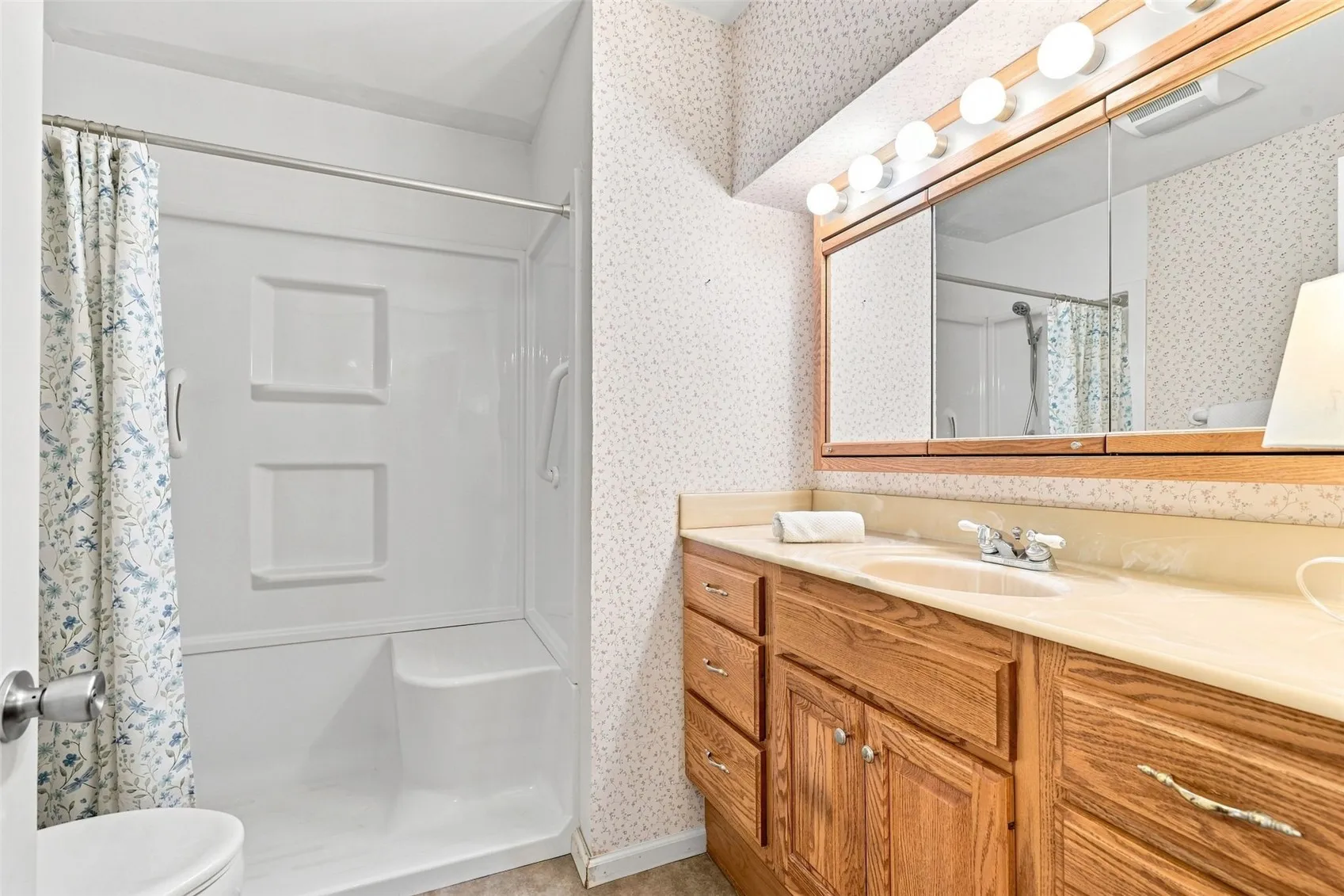 main floor bath with walk in shower