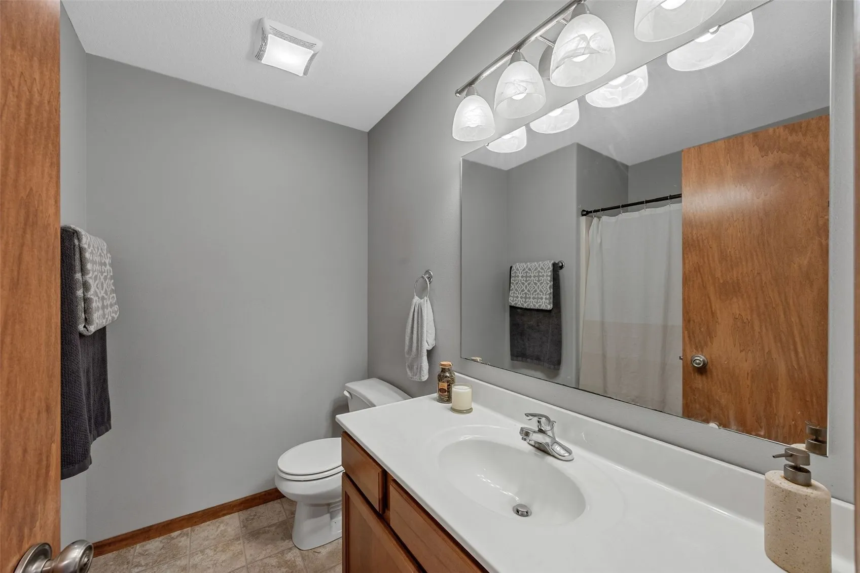 Main level bathroom