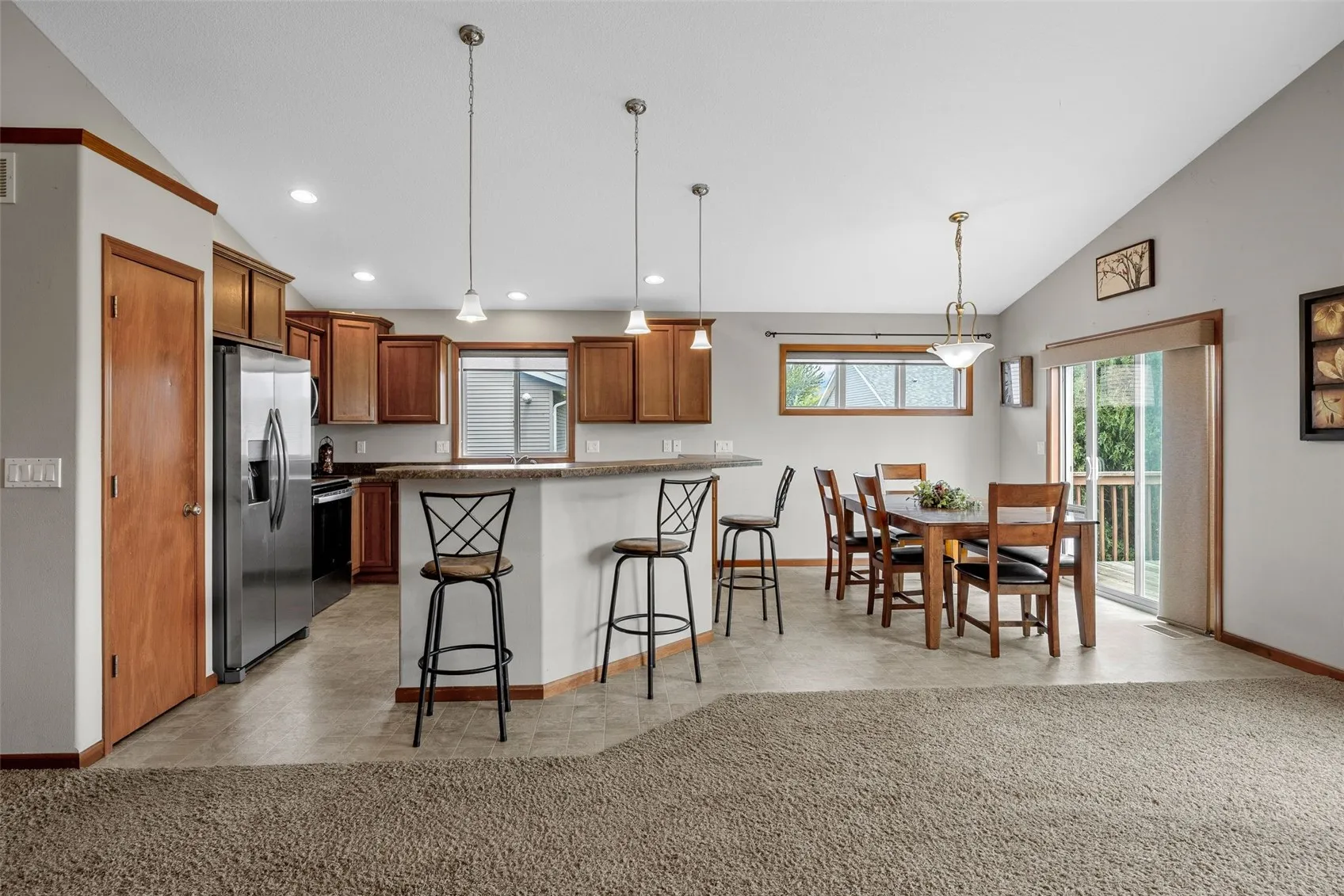 Eating kitchen