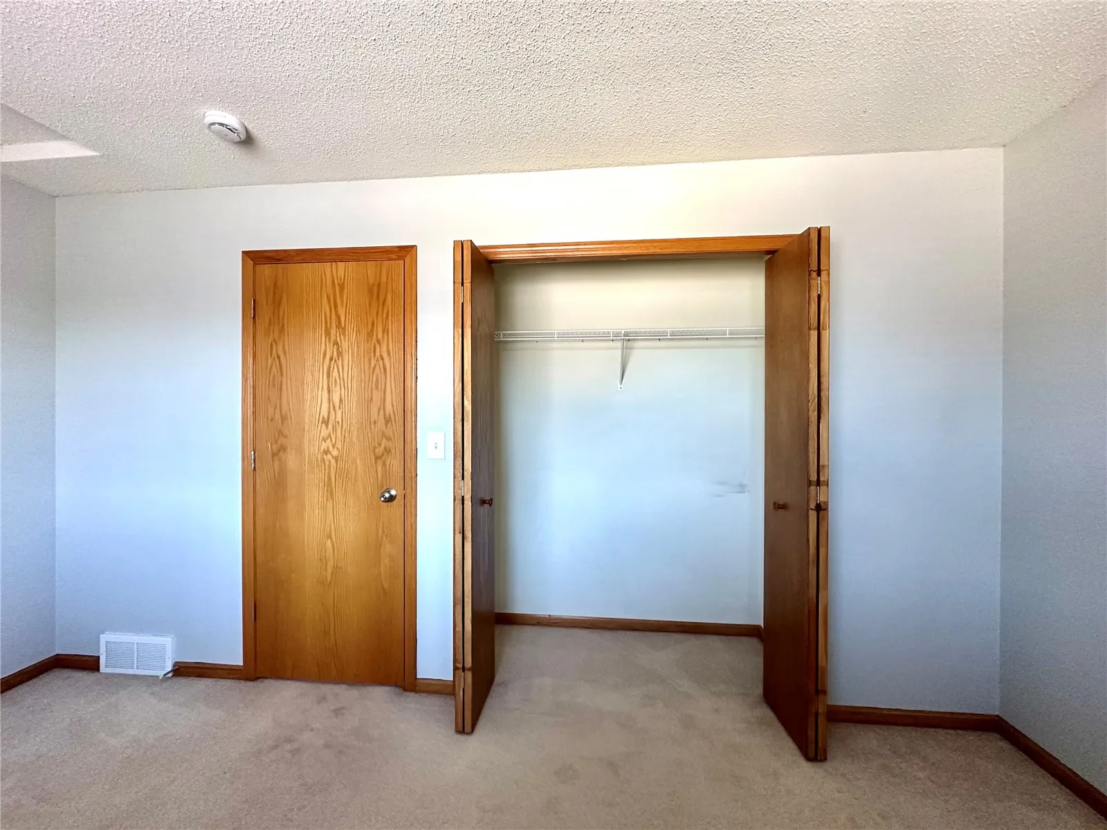 Upper level 2nd Bedroom.