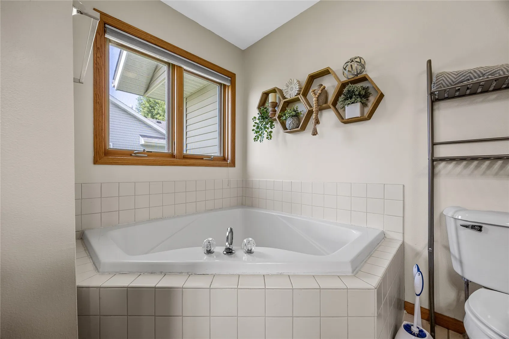 Primary ensuite.
