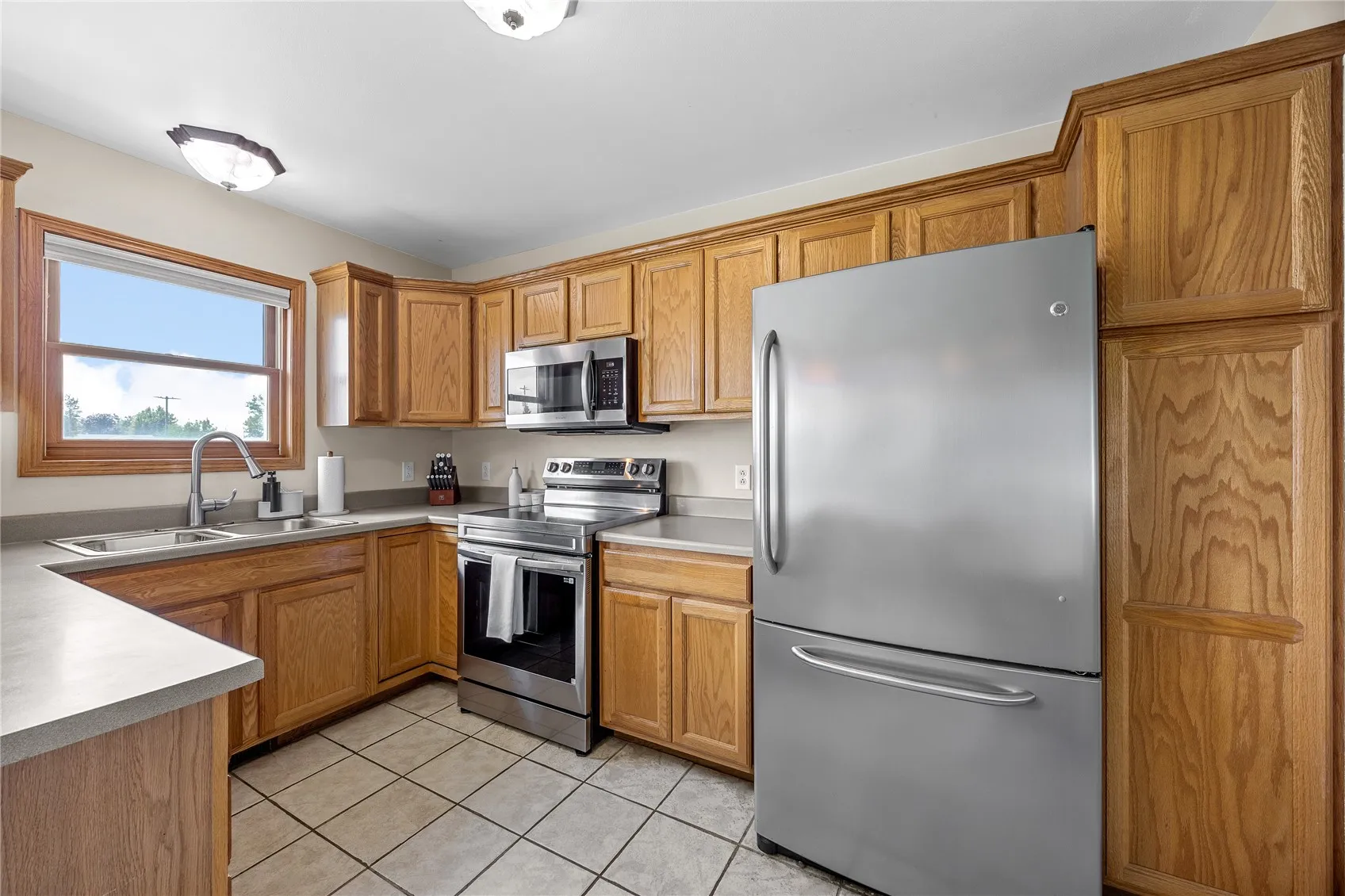 Kitchen. All appliances stay.