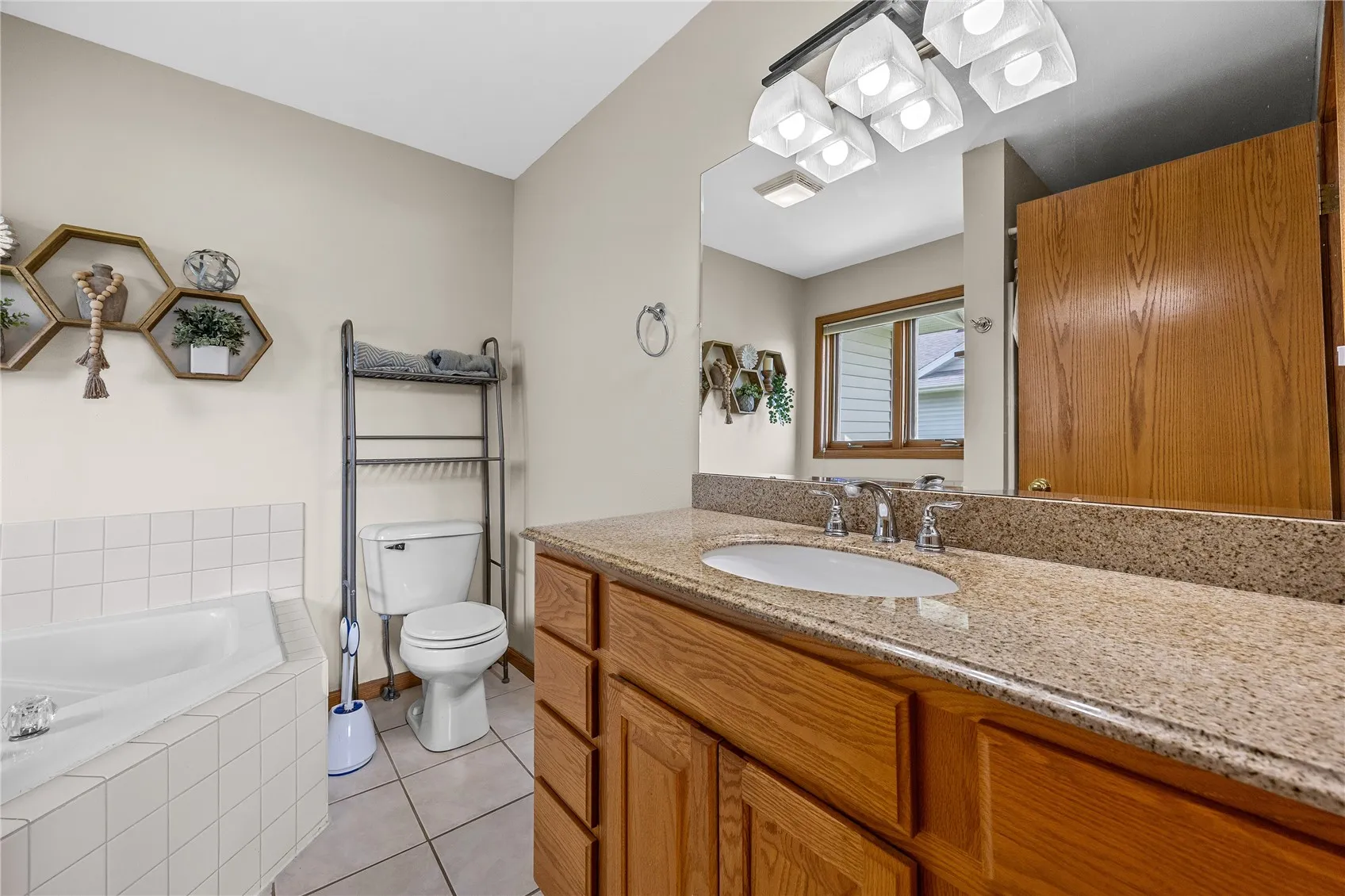 Primary ensuite.