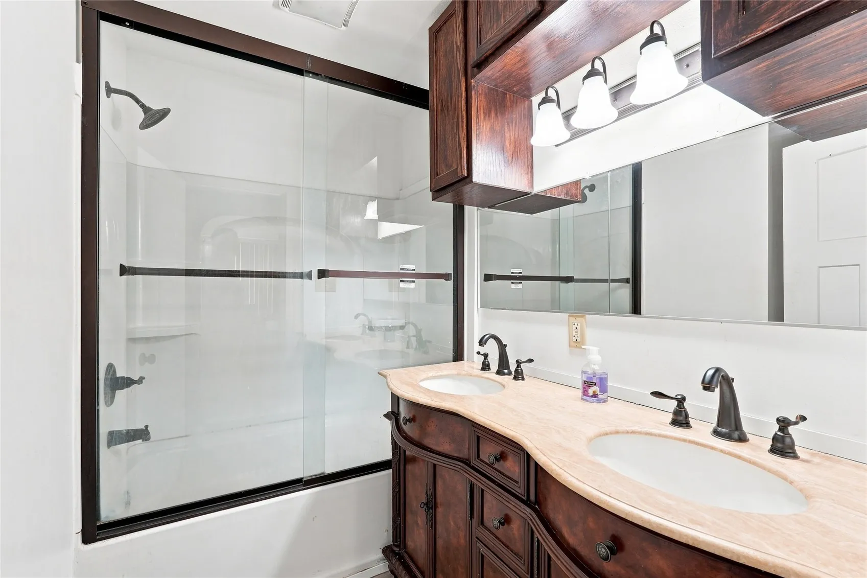 Full Bathroom on Main floor