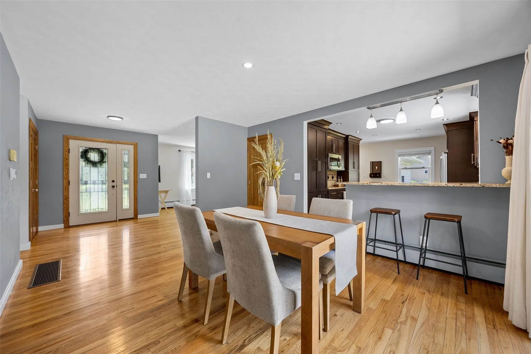 Dining - Kitchen