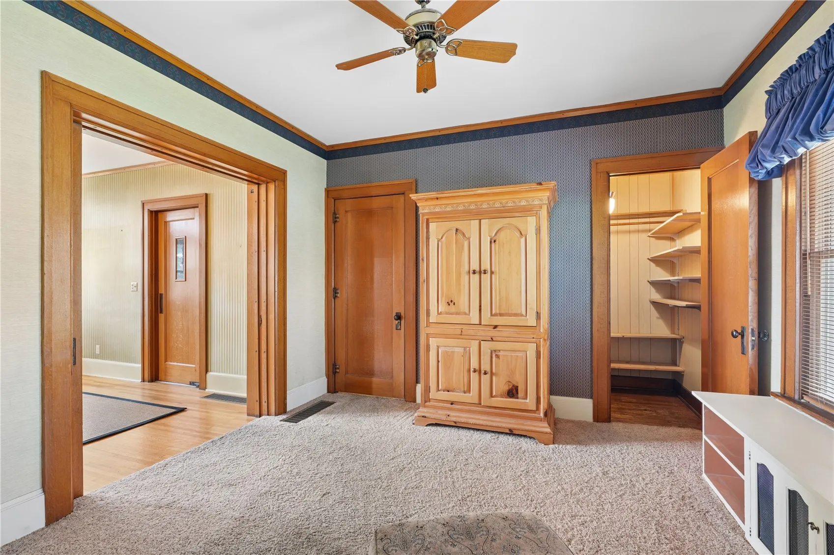 Pocket Door