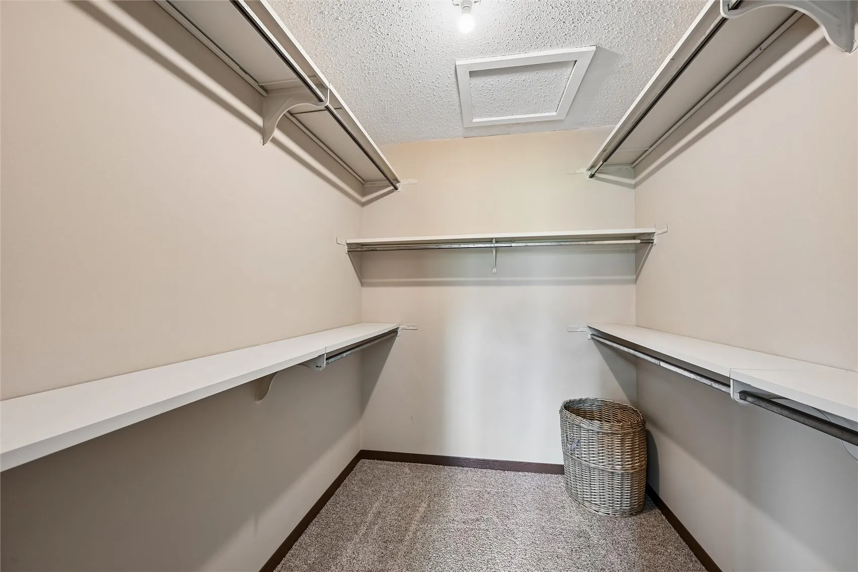 Large Walkin Closet