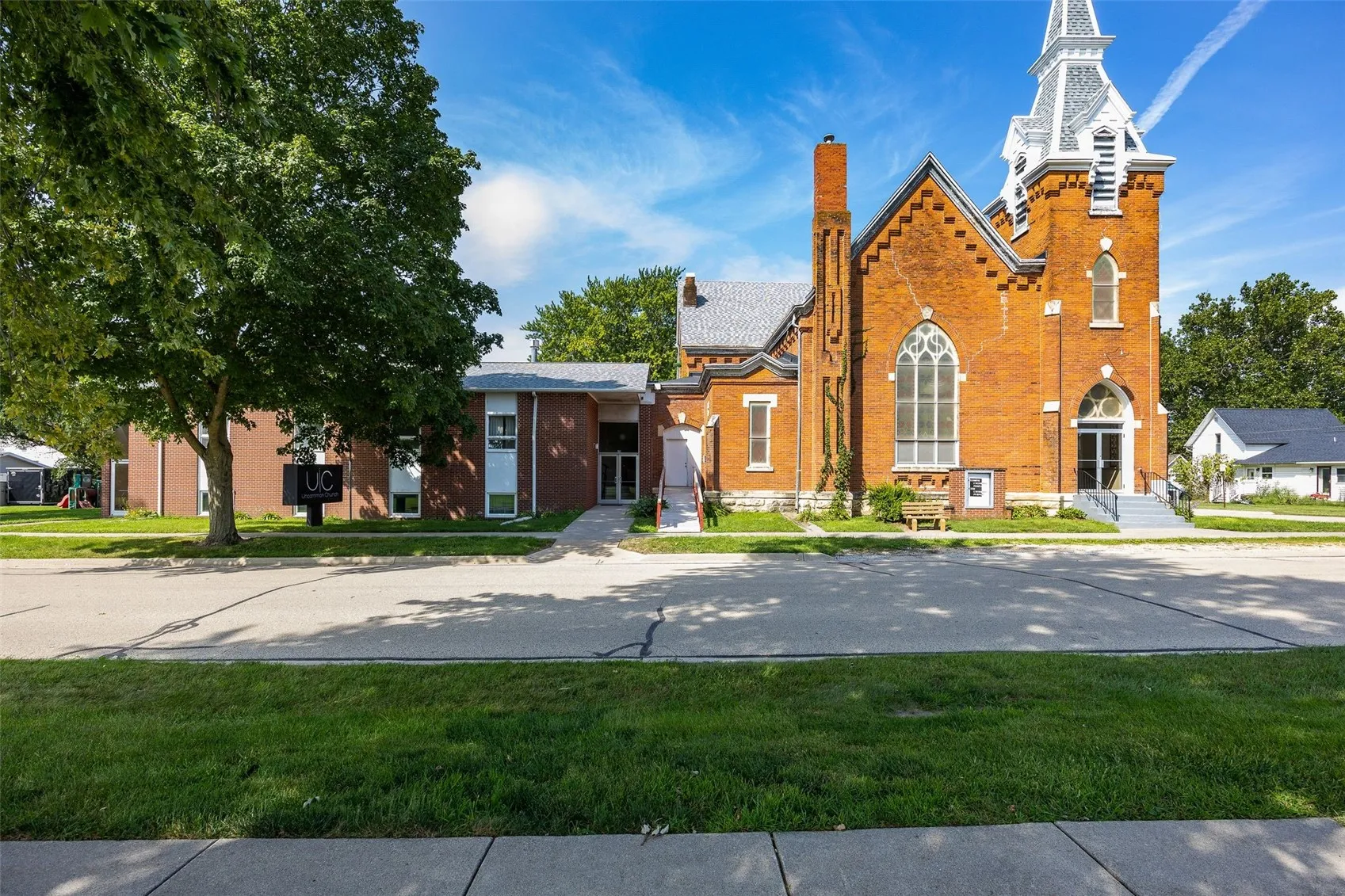 Church dedicated in 1880.