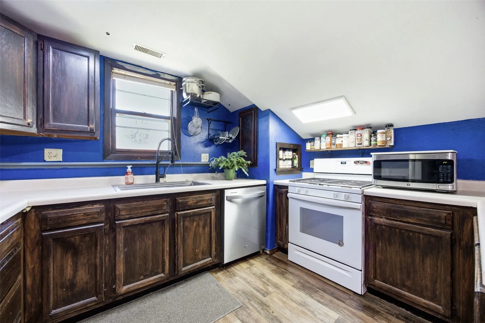 Upper unit kitchen