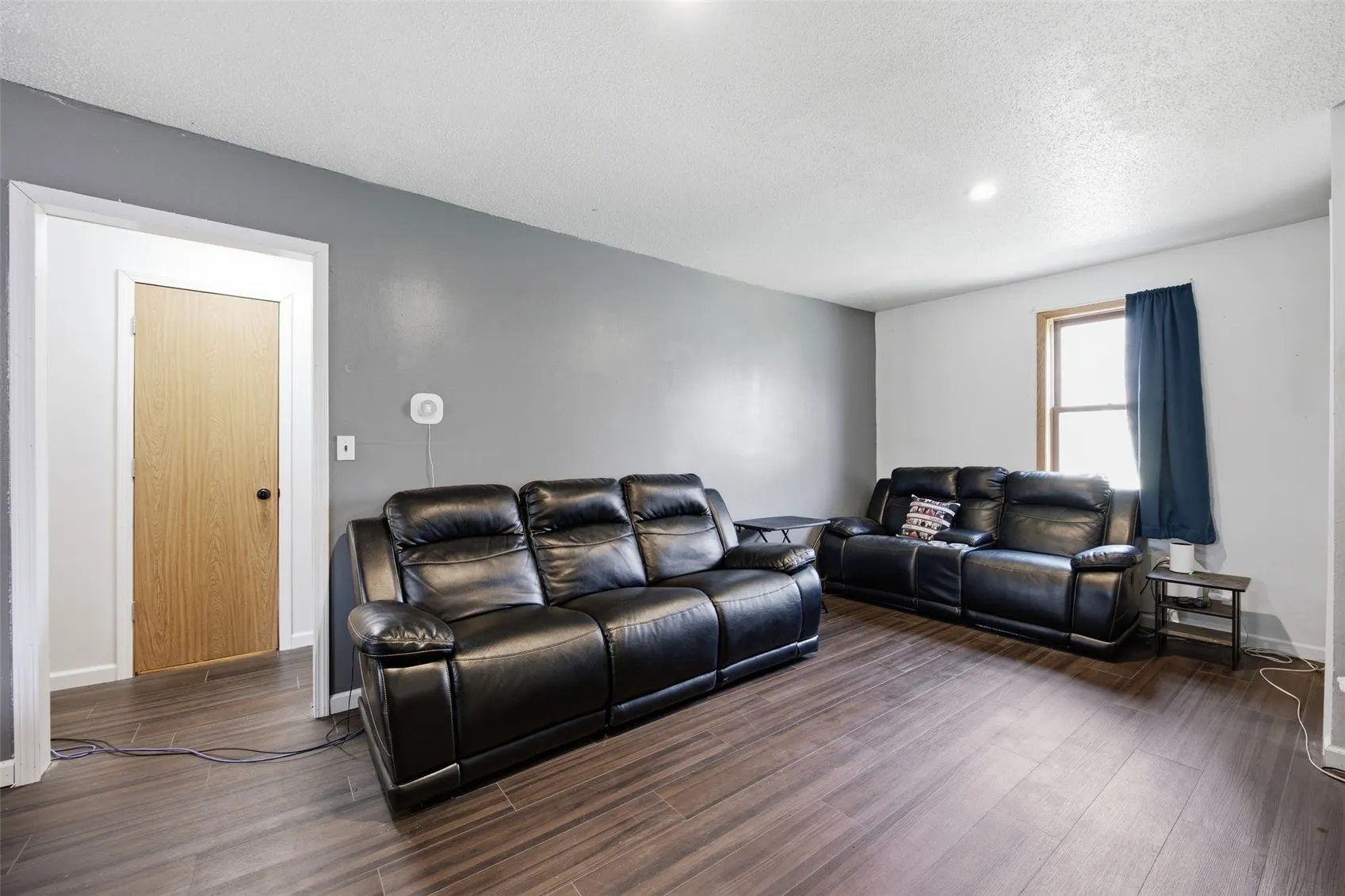 Main level unit living room