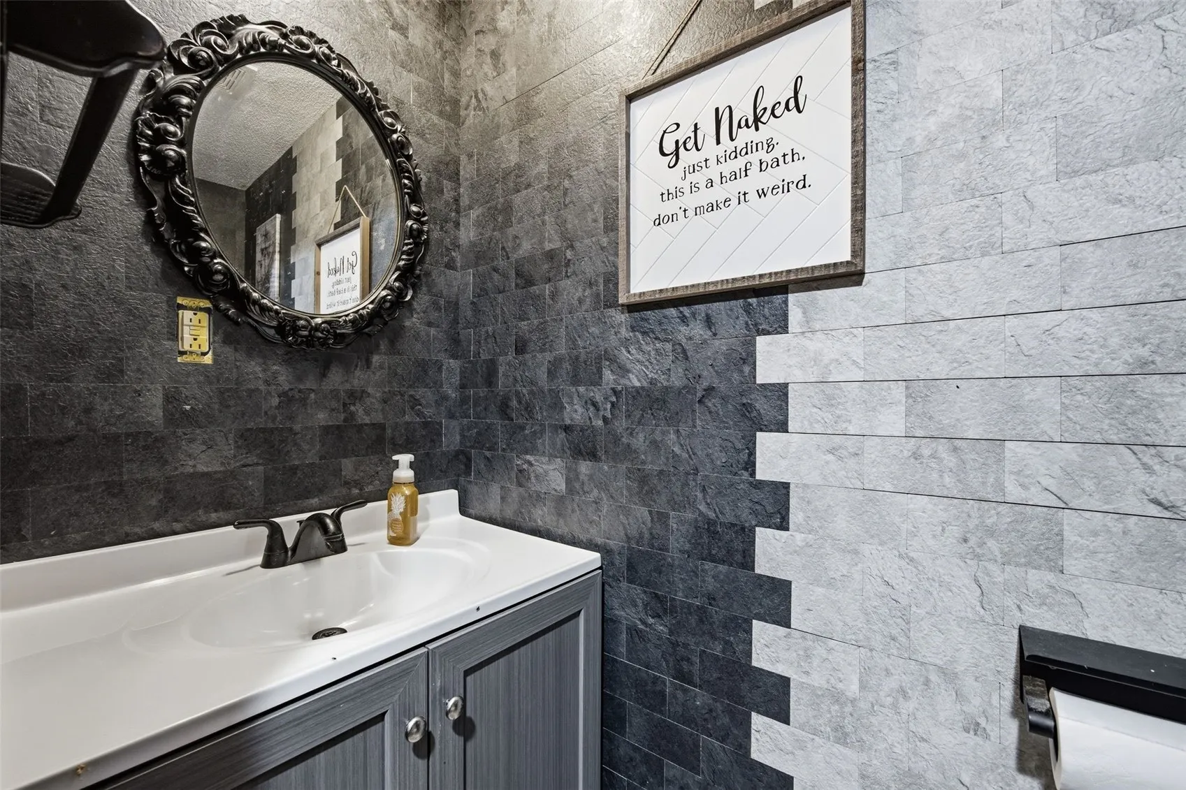 Upper unit 1/2 bath