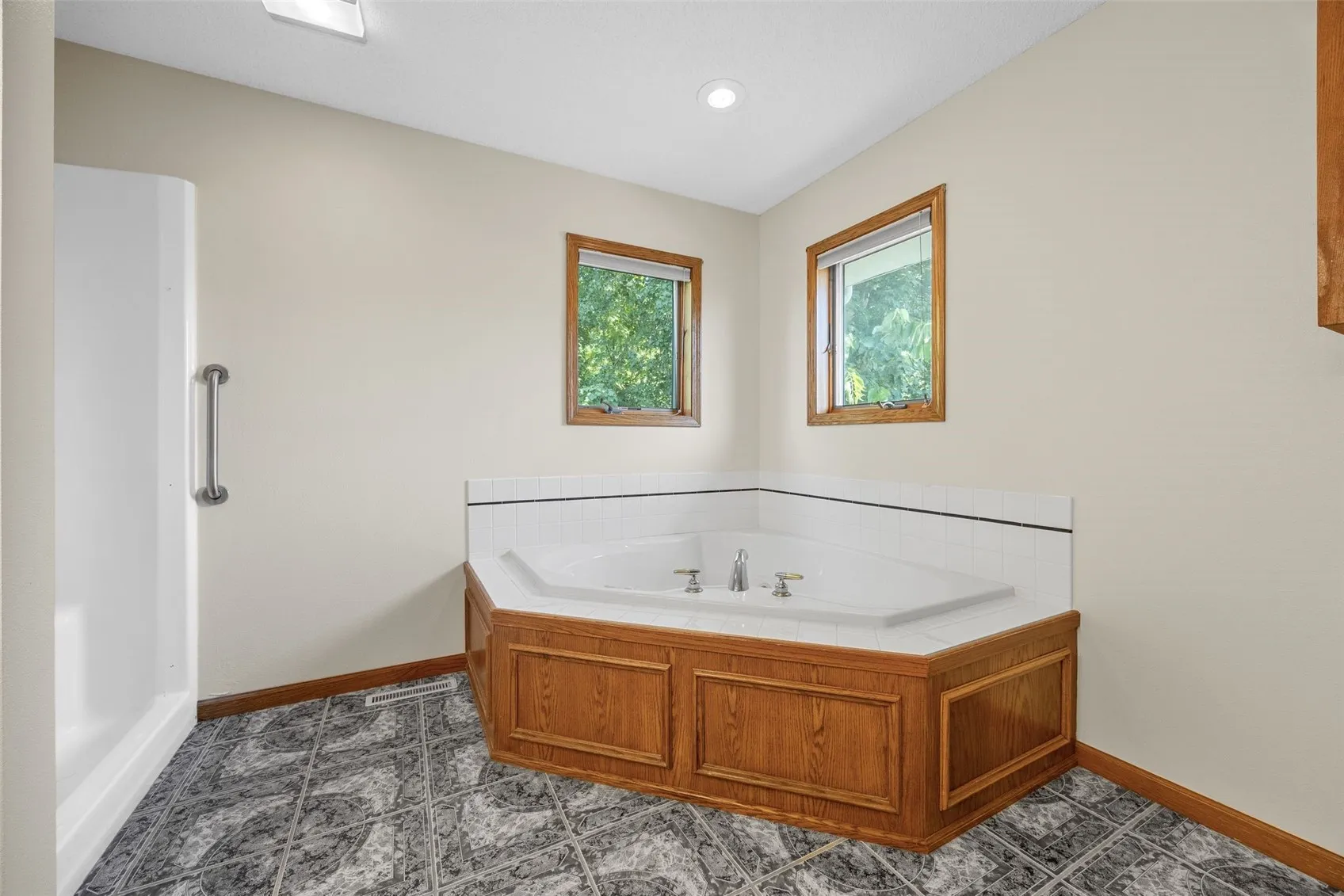 Jetted tub, walk in shower