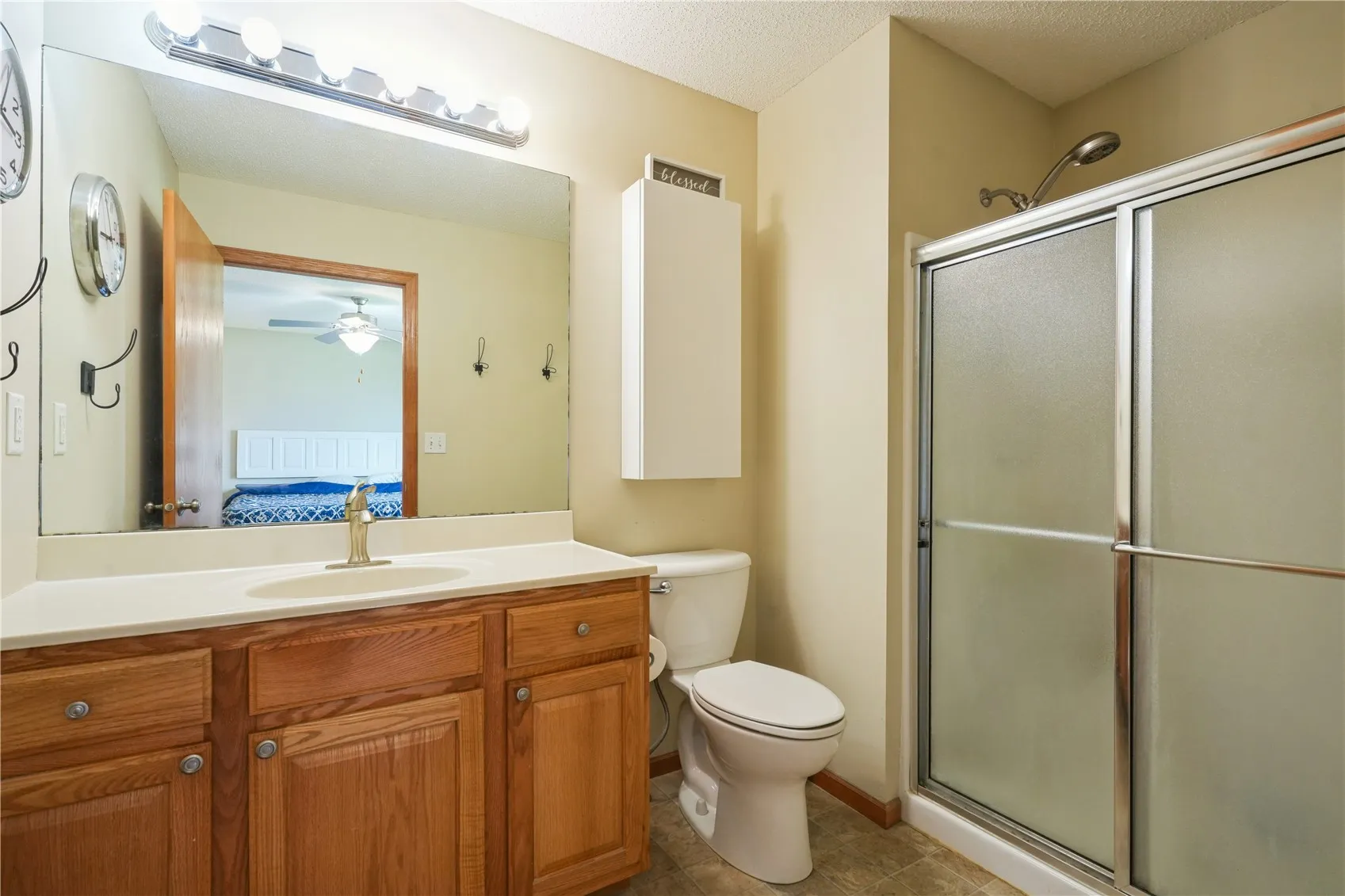 Bathroom to primary bedroom