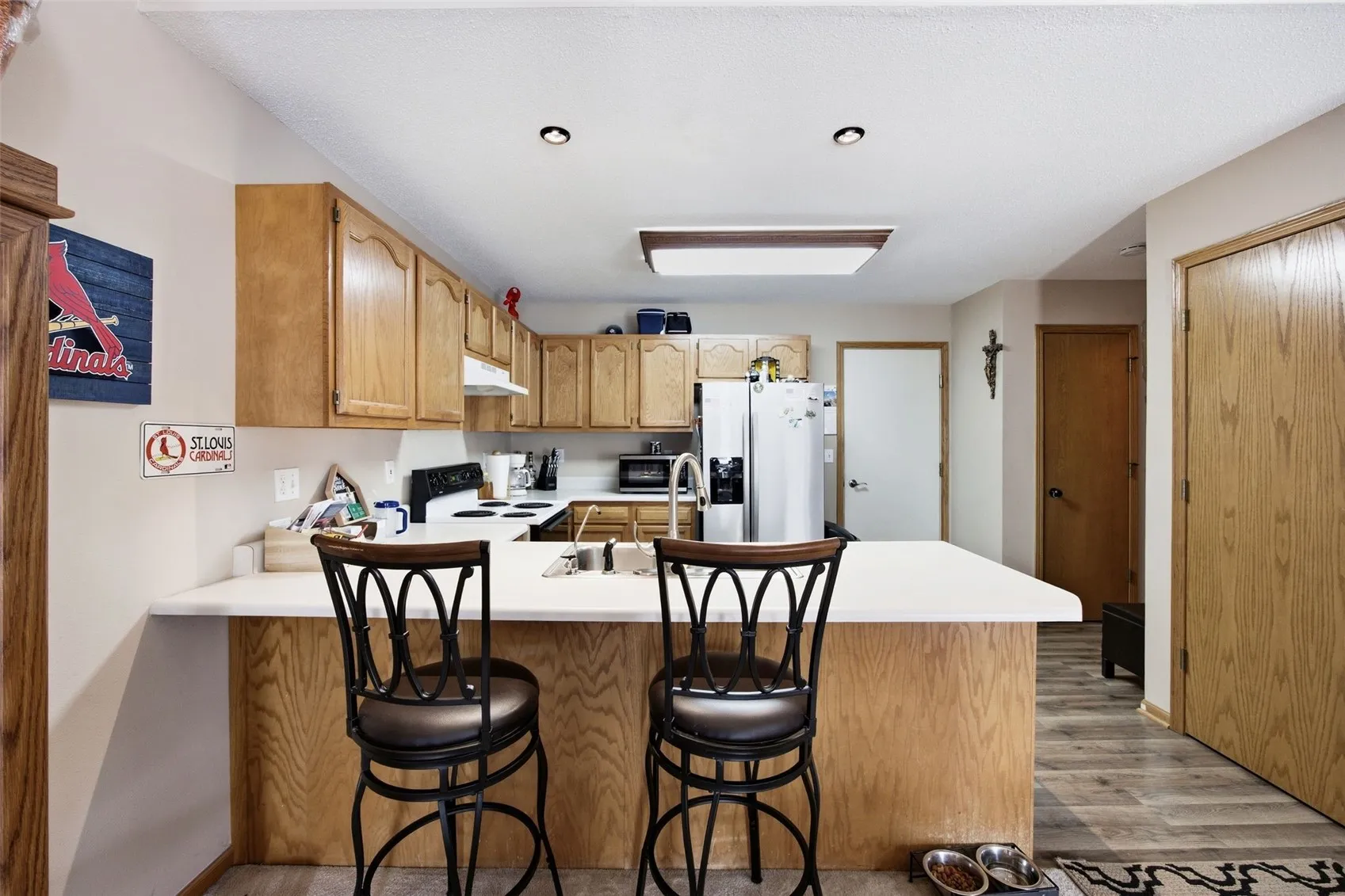 BREAKFAST BAR