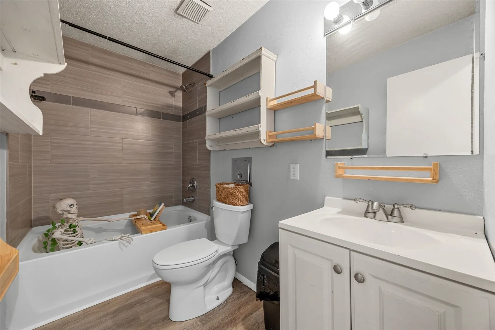 Spooky Full bathroom- level 1