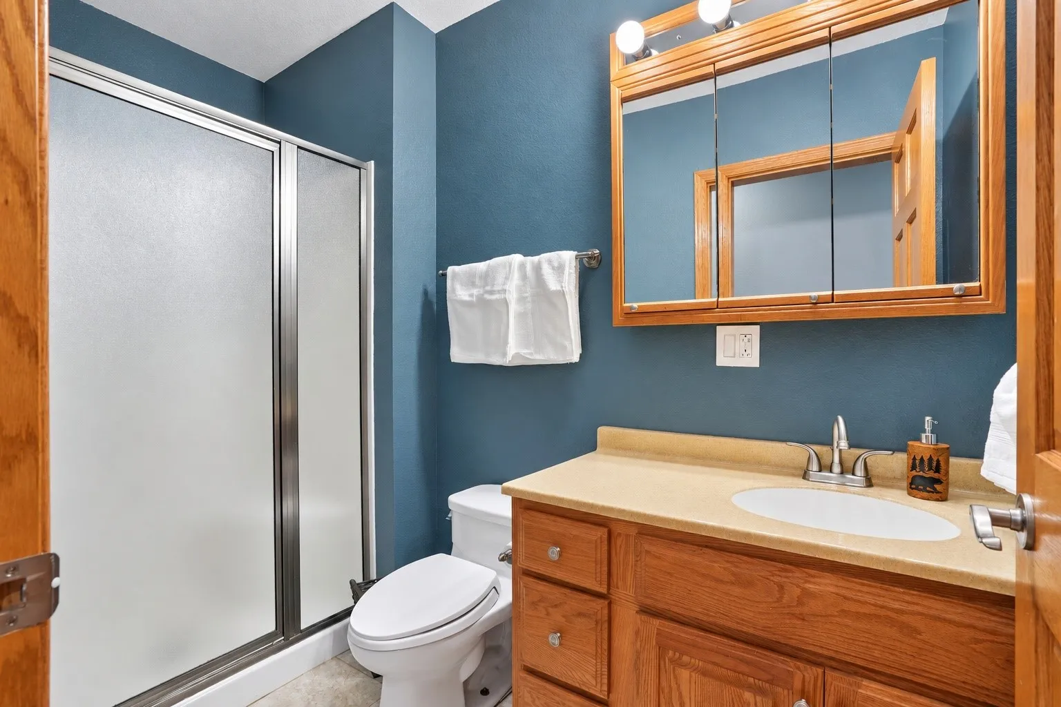 LL full Bath 1