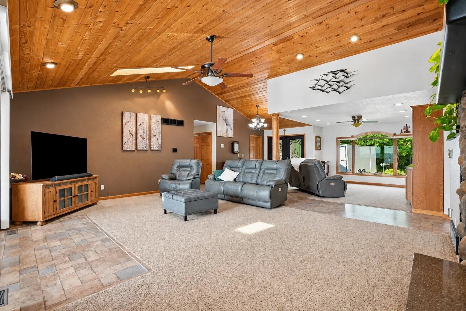 Livingrm Main Level