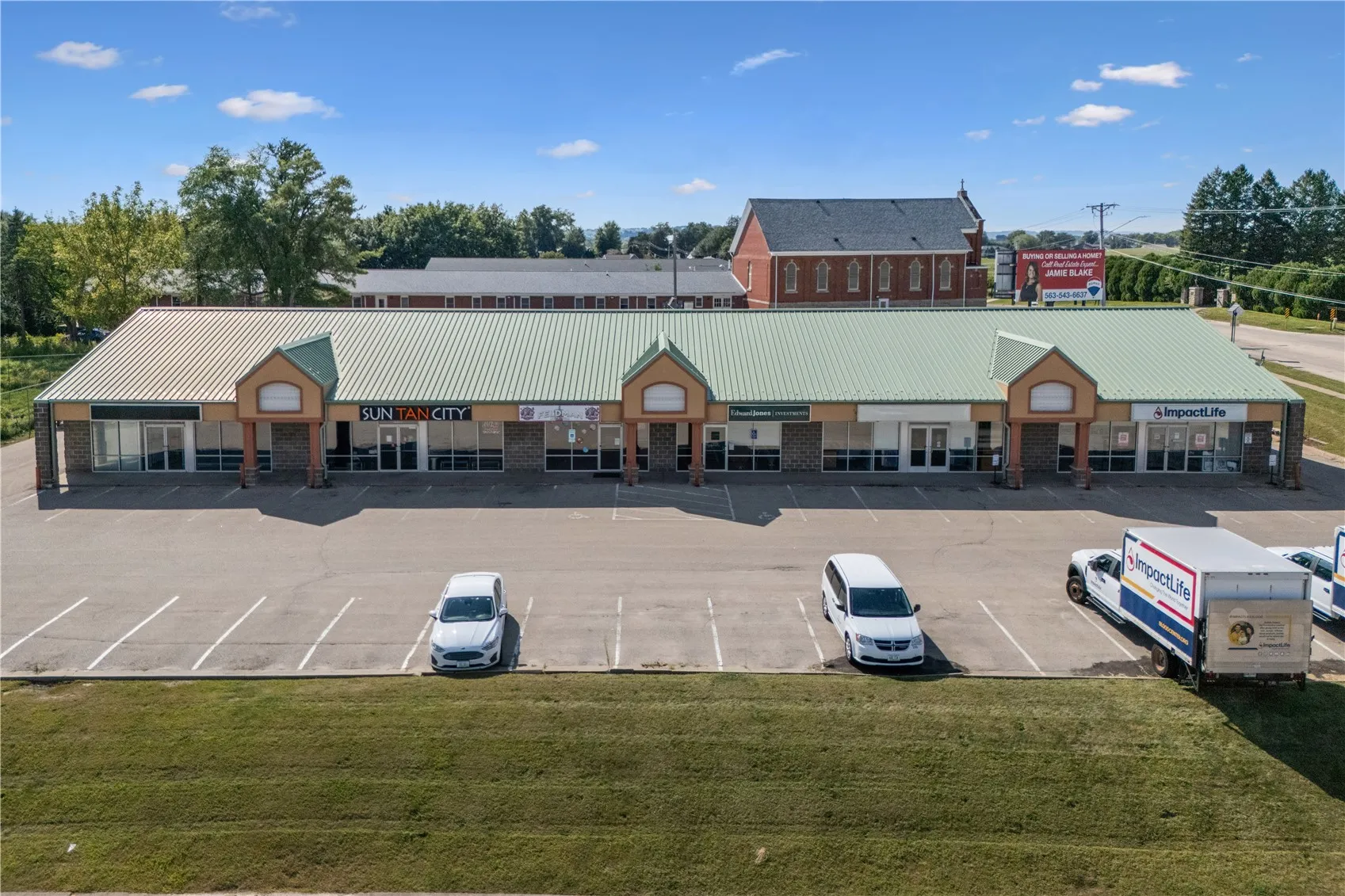 4867 Asbury Rd, Dubuque, IA 52002