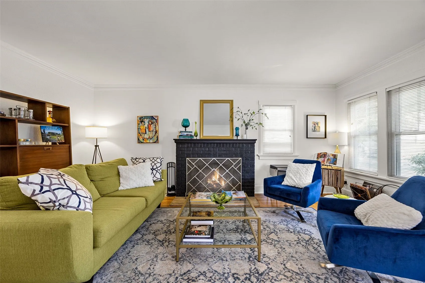 Large, yet cozy living room