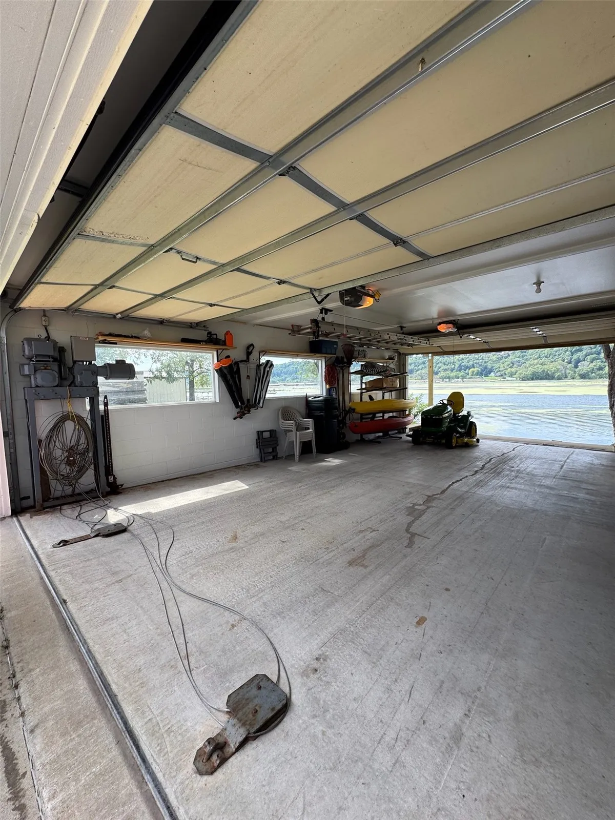 Garage Drive Through to RiverGarage Drive Through to Water