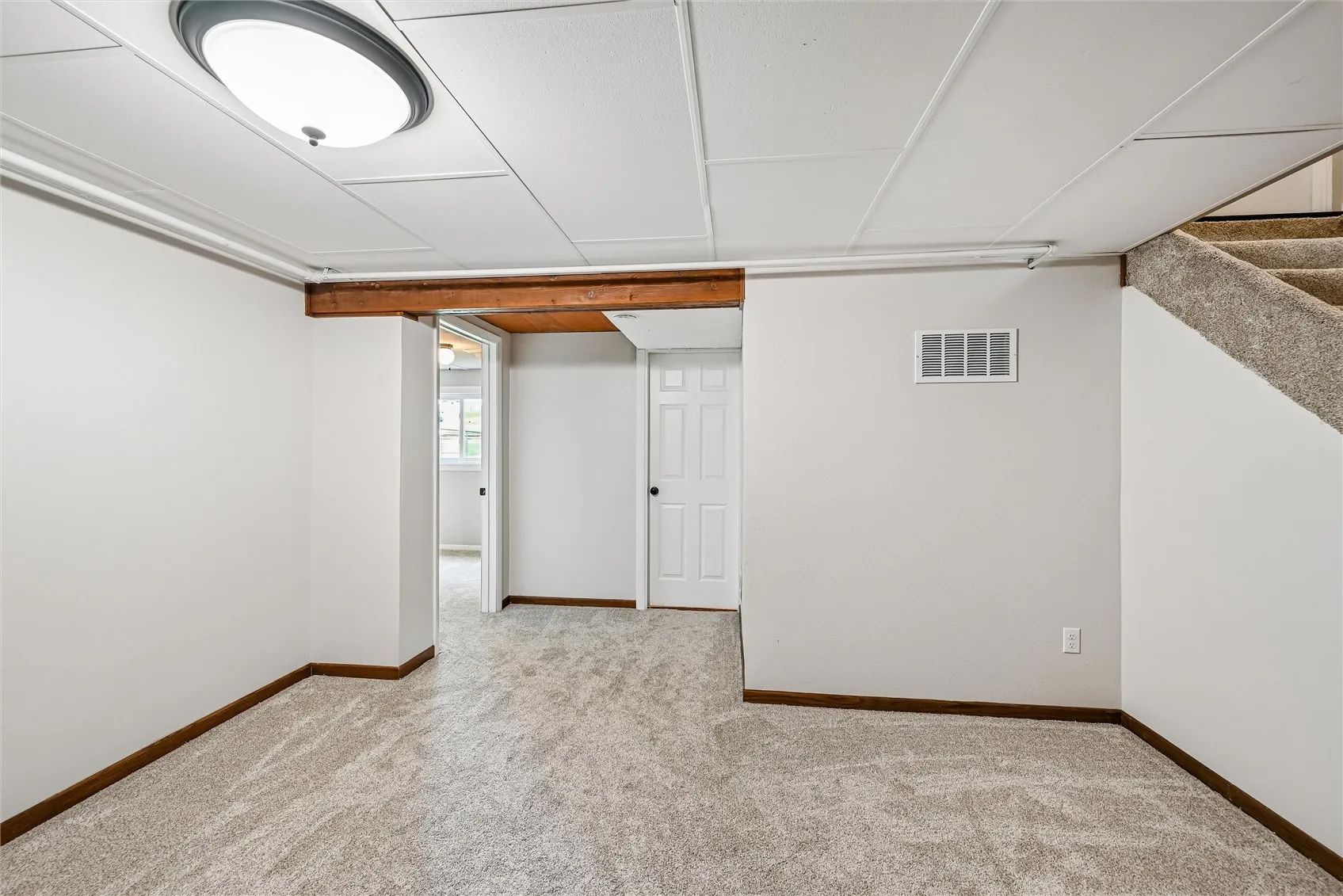 Possible office/rec/toy area