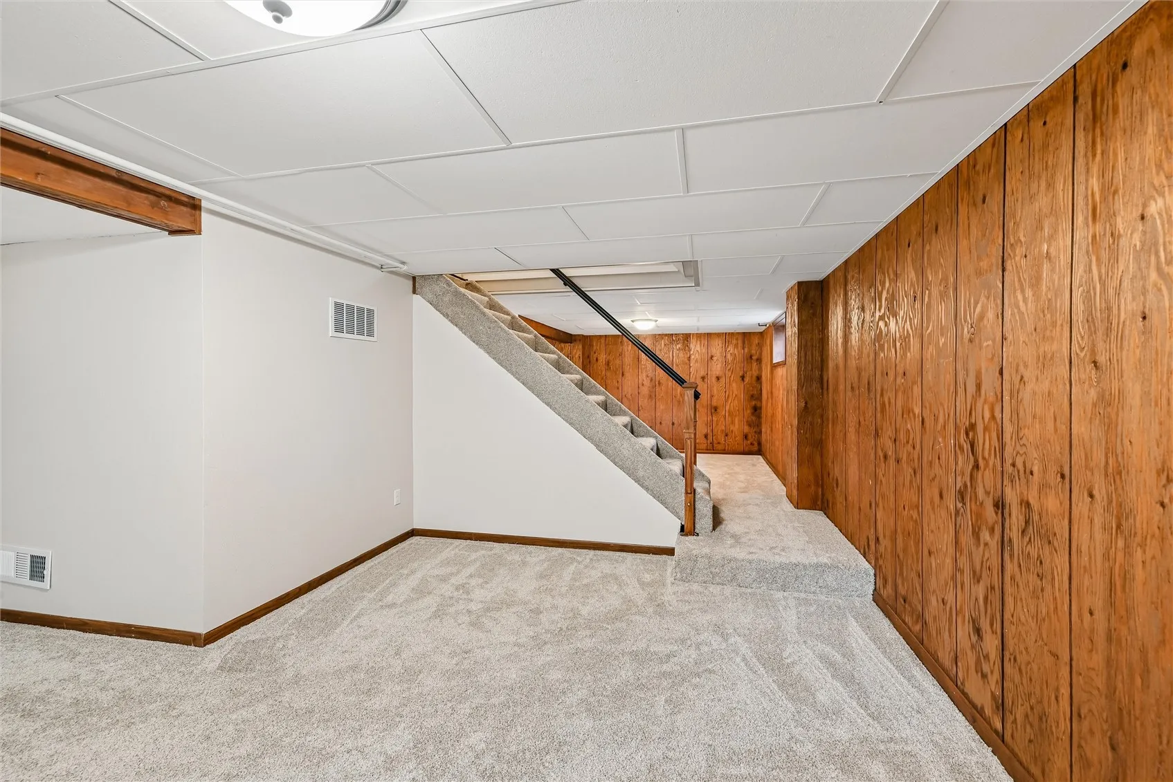 This area would make a great toy area or office space