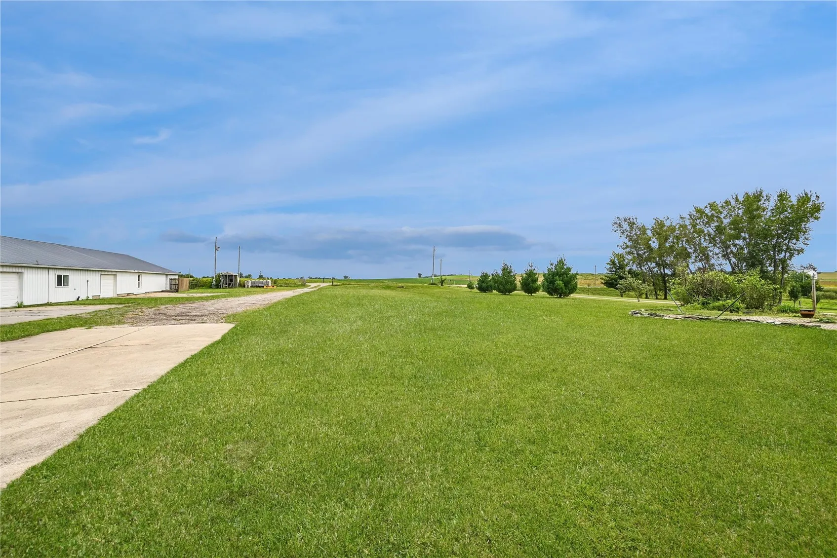 Spacious front yard