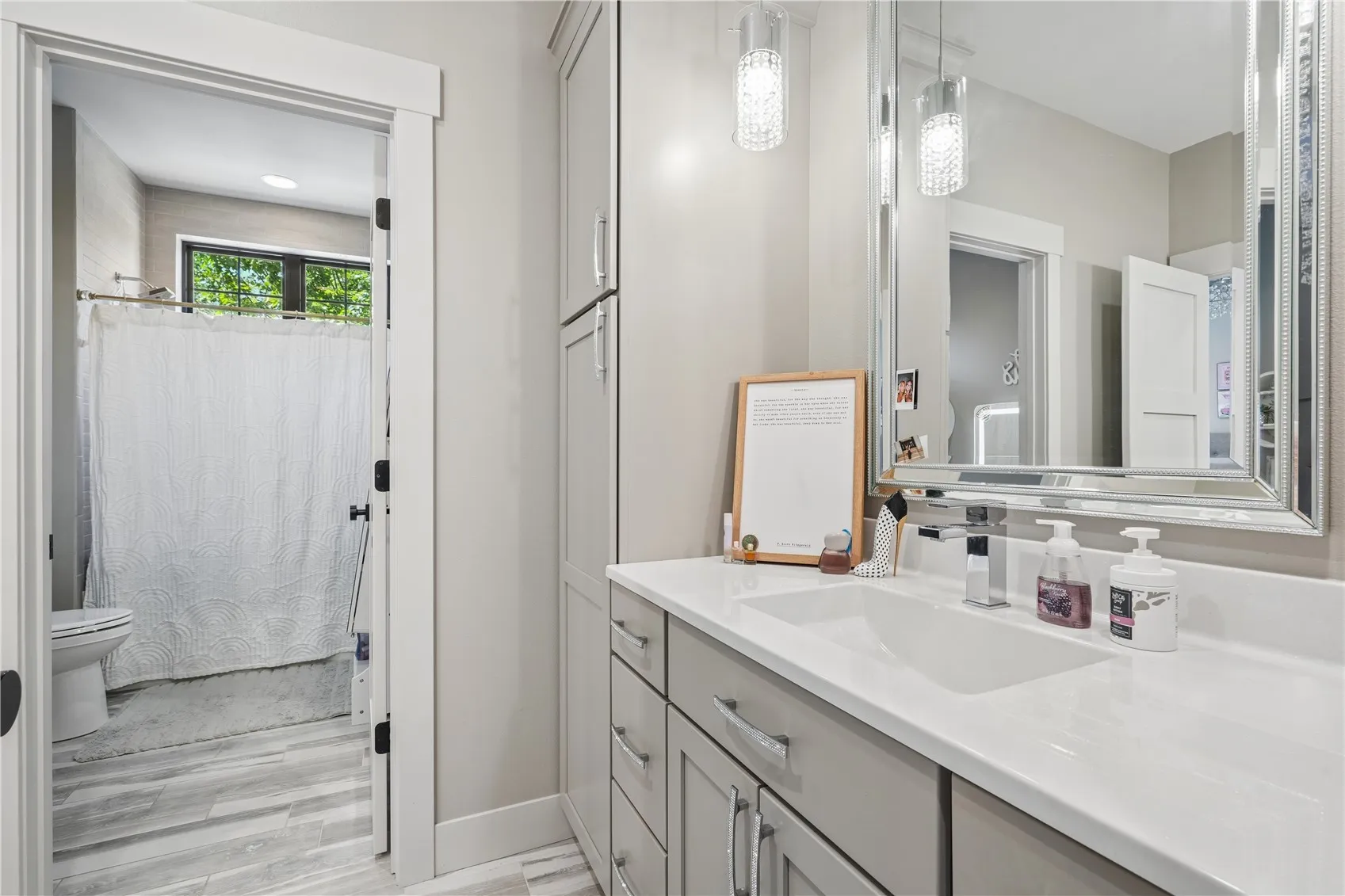 Another view of the Jack and Jill bath.