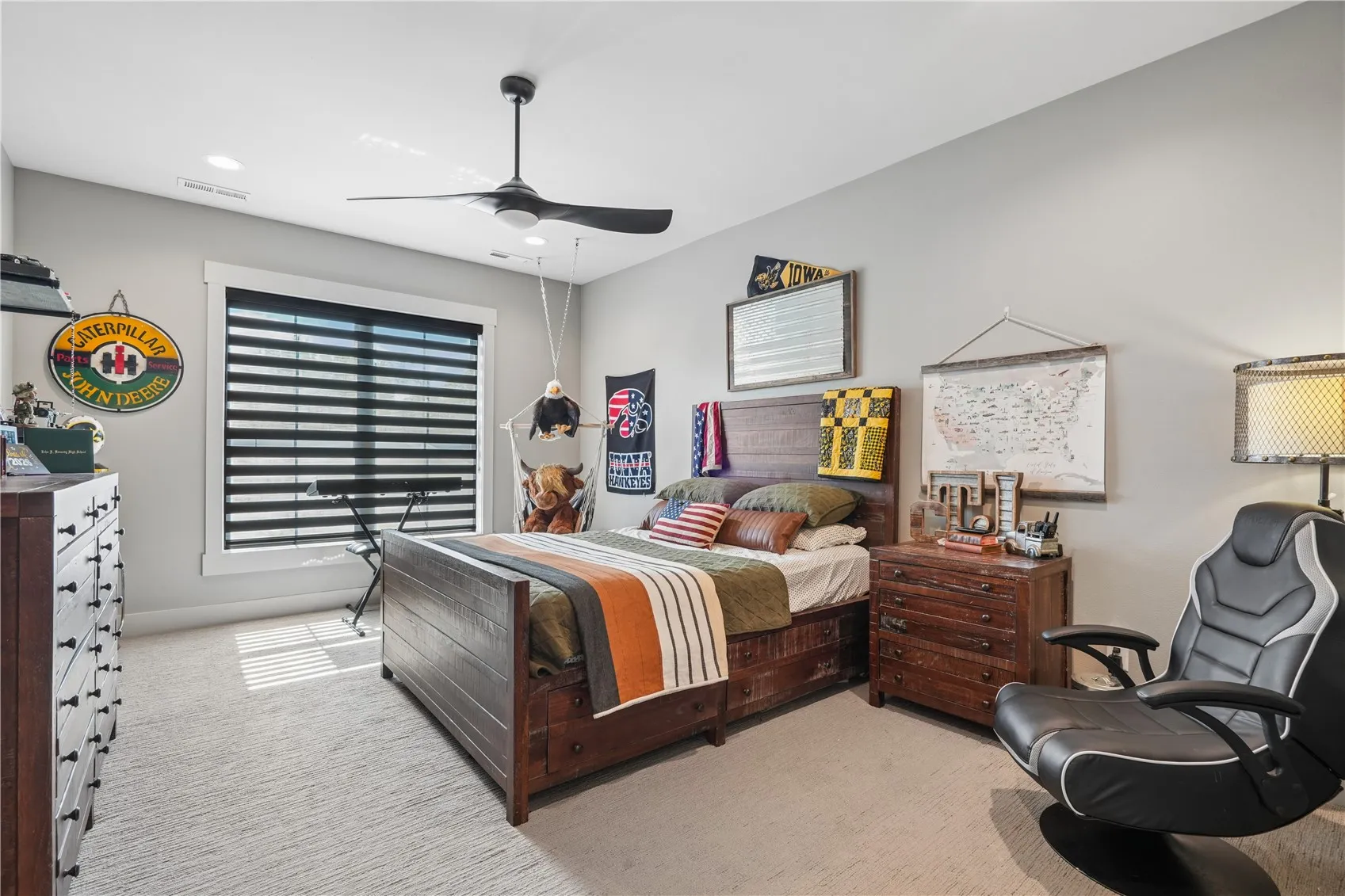 Spacious Bedroom 4 with walkin closet and custom blinds.