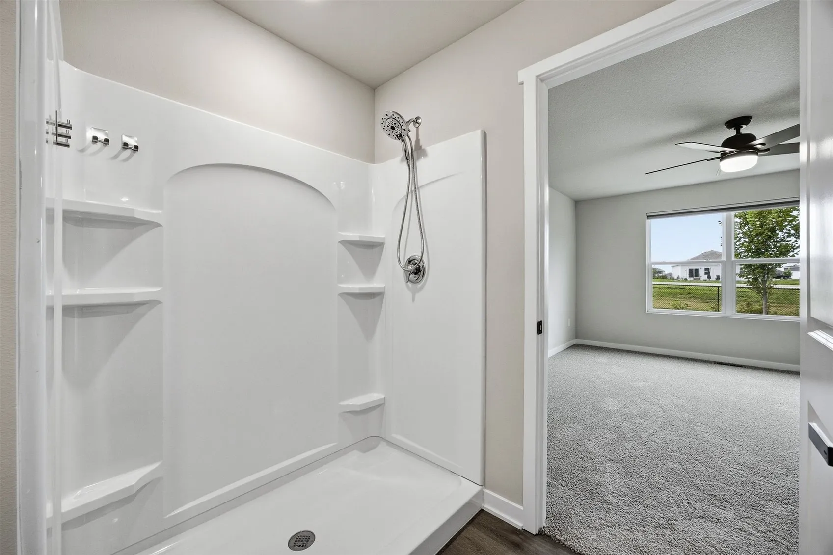 Primary en suite walk-in shower