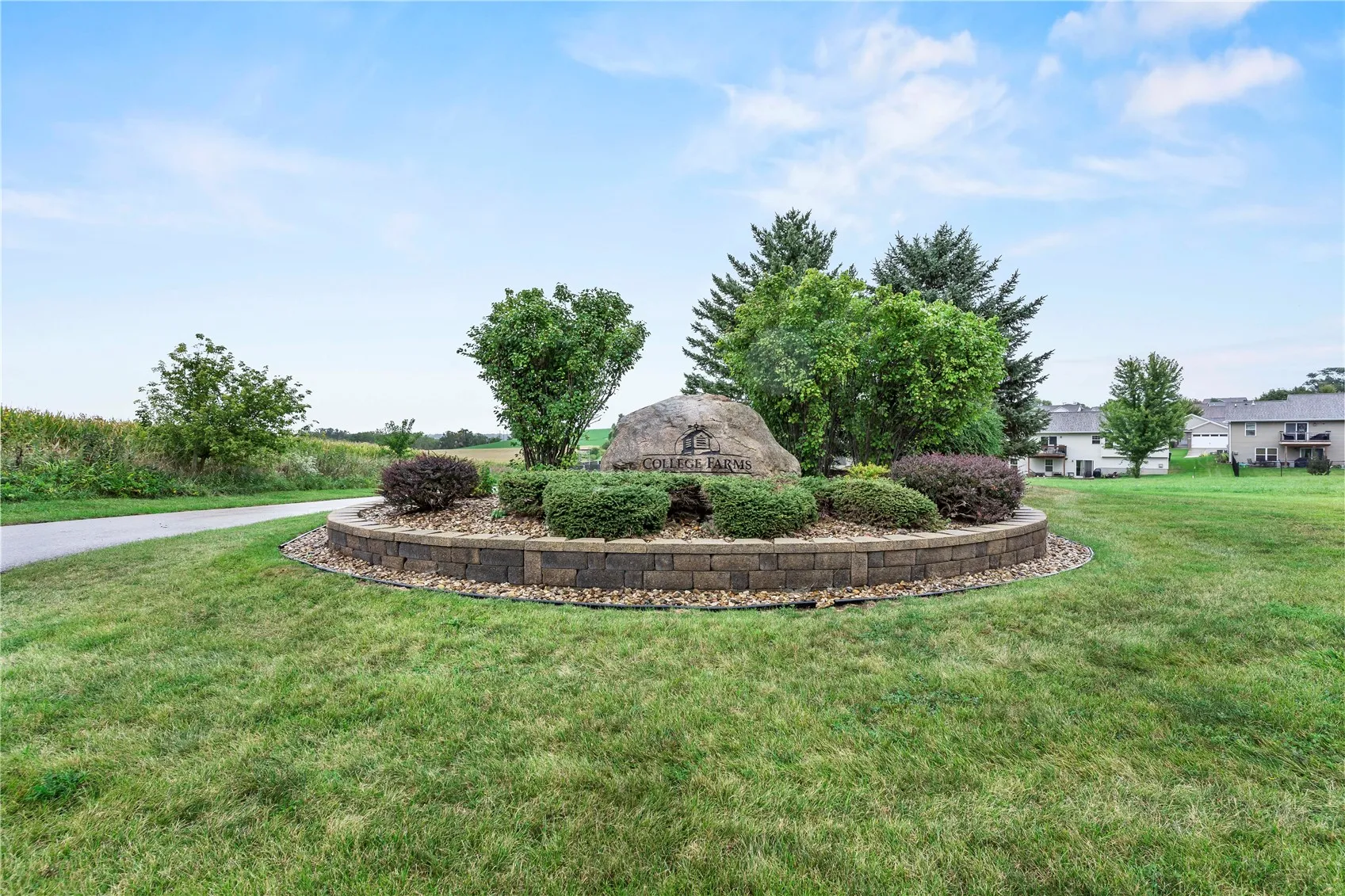 Entrance into College Farms development