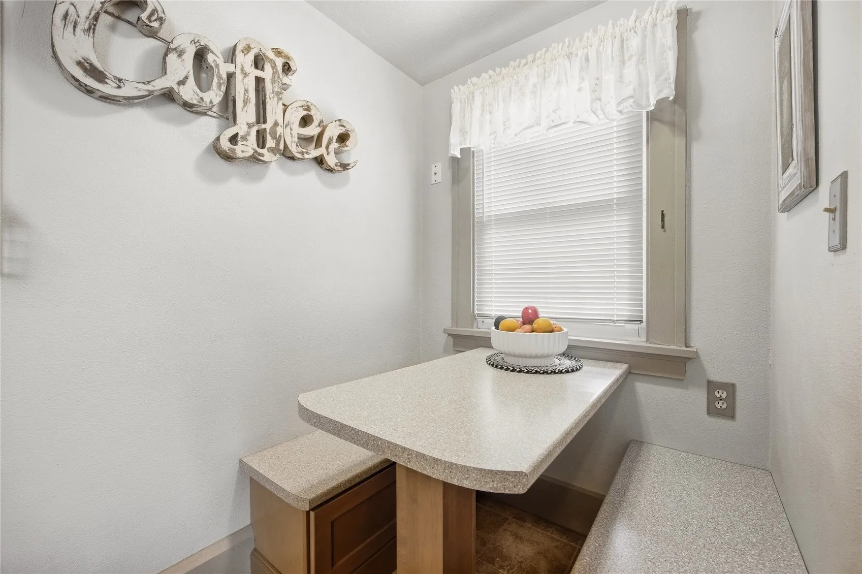 Eat-In Kitchen