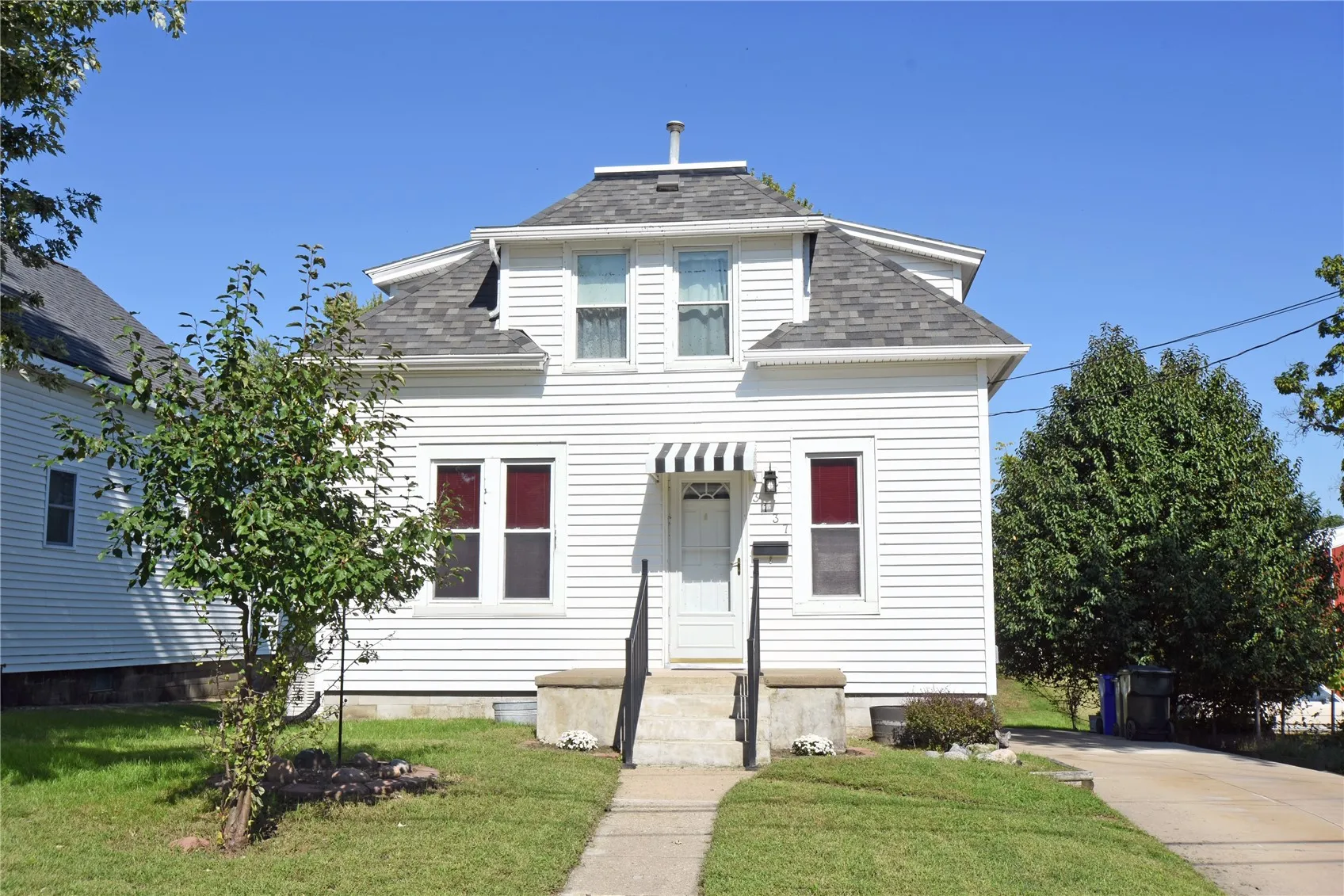 3137 Emerald Ave SE