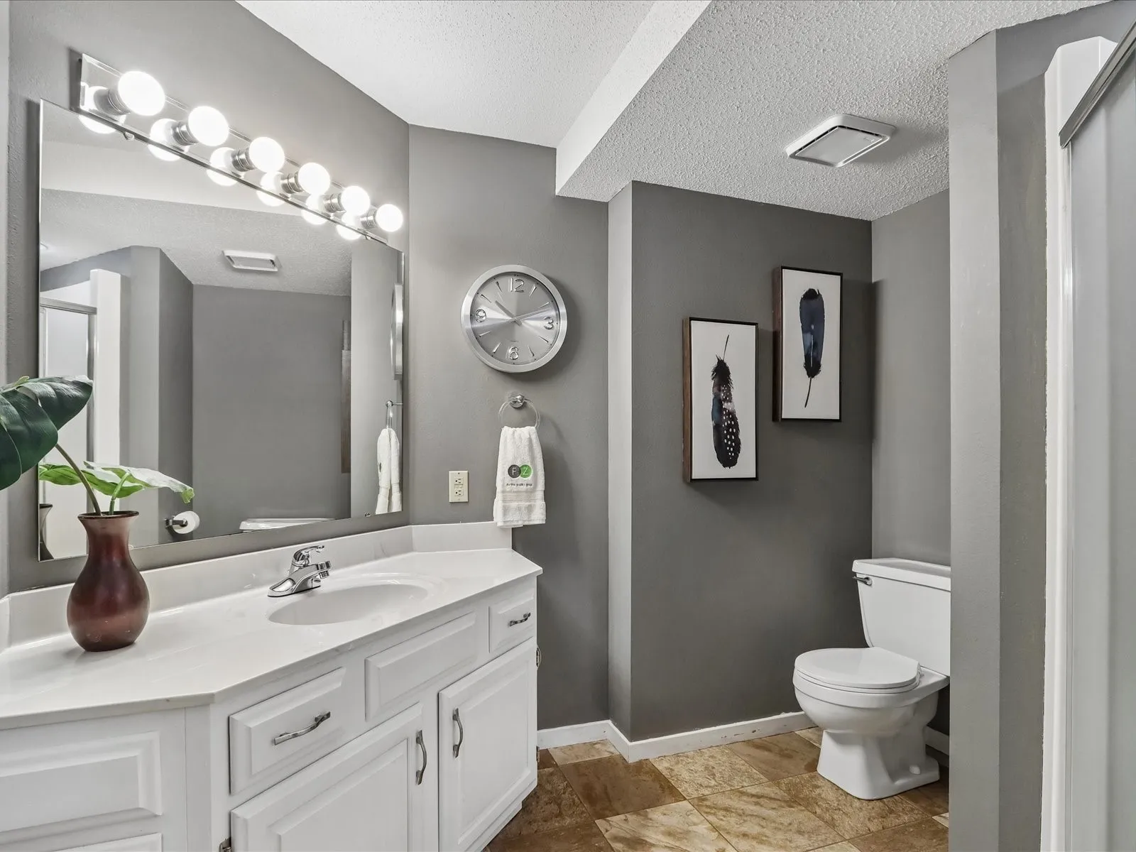 Lower Level Full Bath