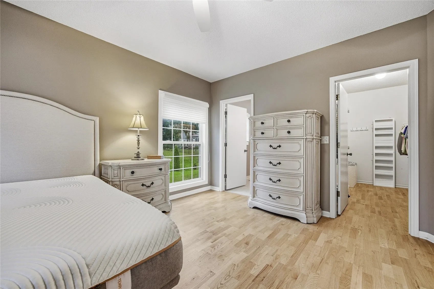 Space.....YES.....the primary bedroom has a full bathroom and a walk-in closet.