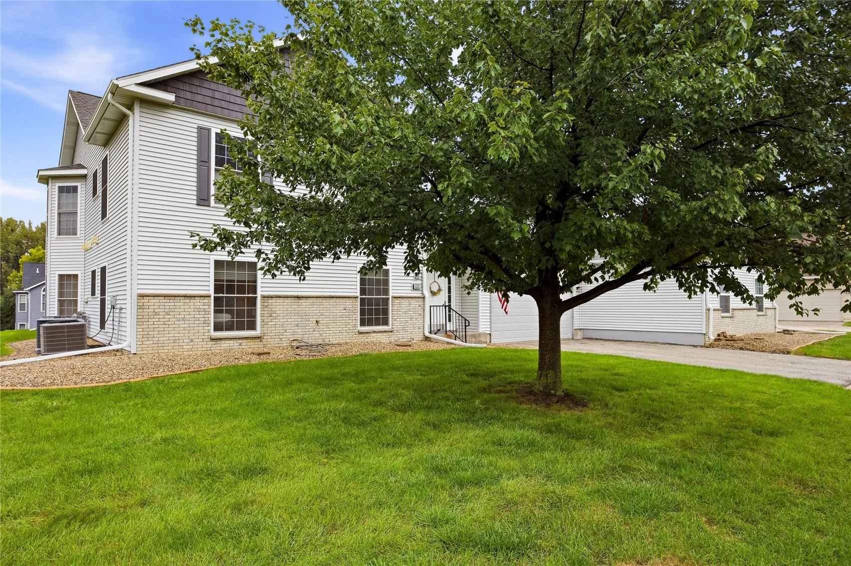 Sideview o property.