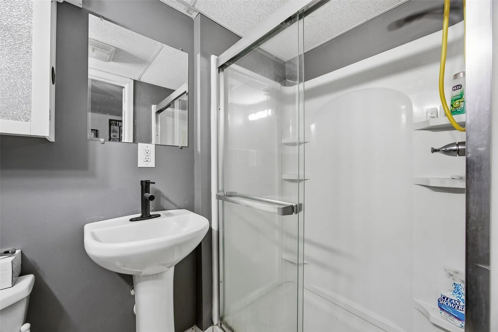 Lower Level full bathroom