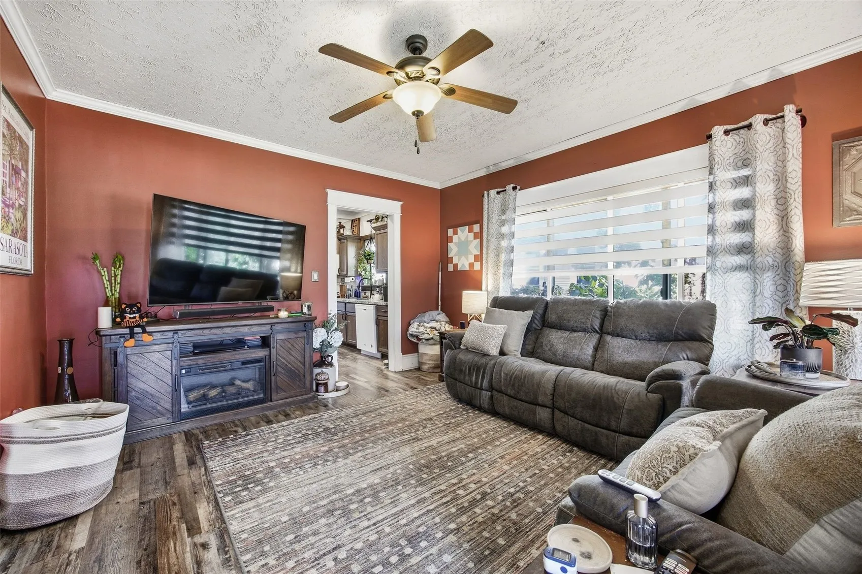 Living Room, Level 1