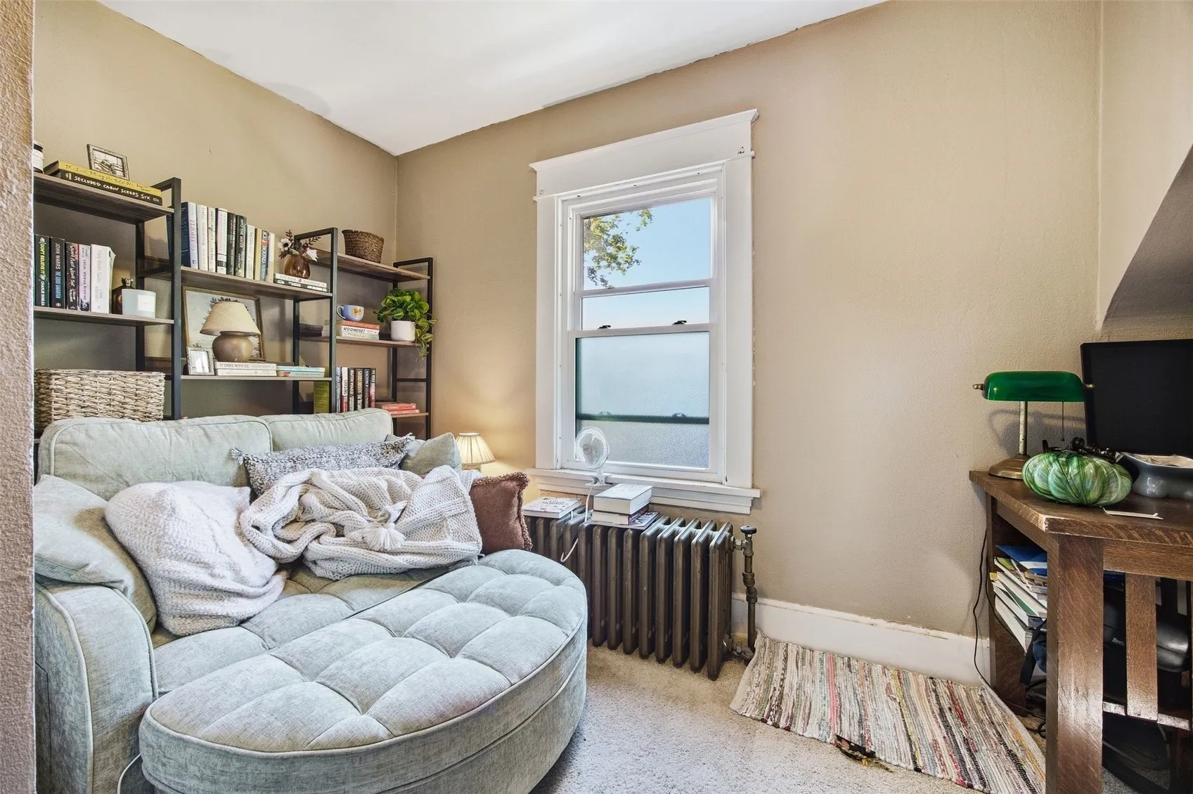 Reading and Desk Nook, level 2
