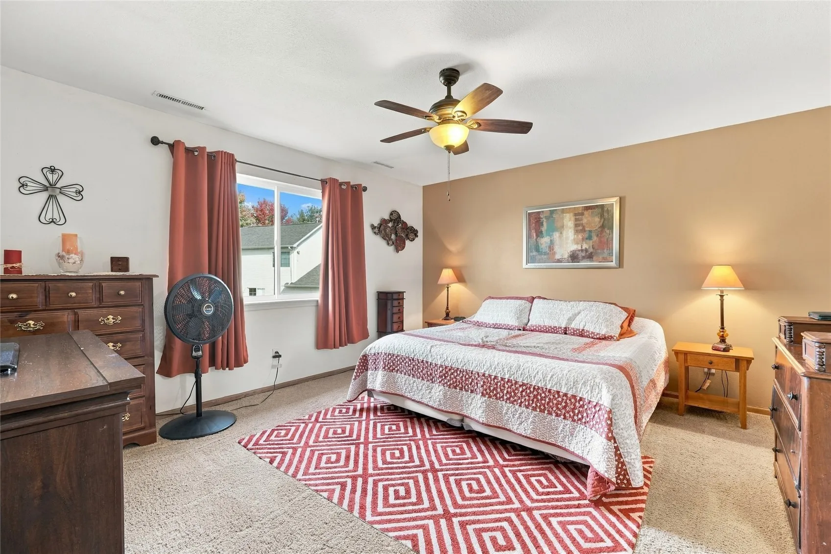 Spacious primary bedroom.
