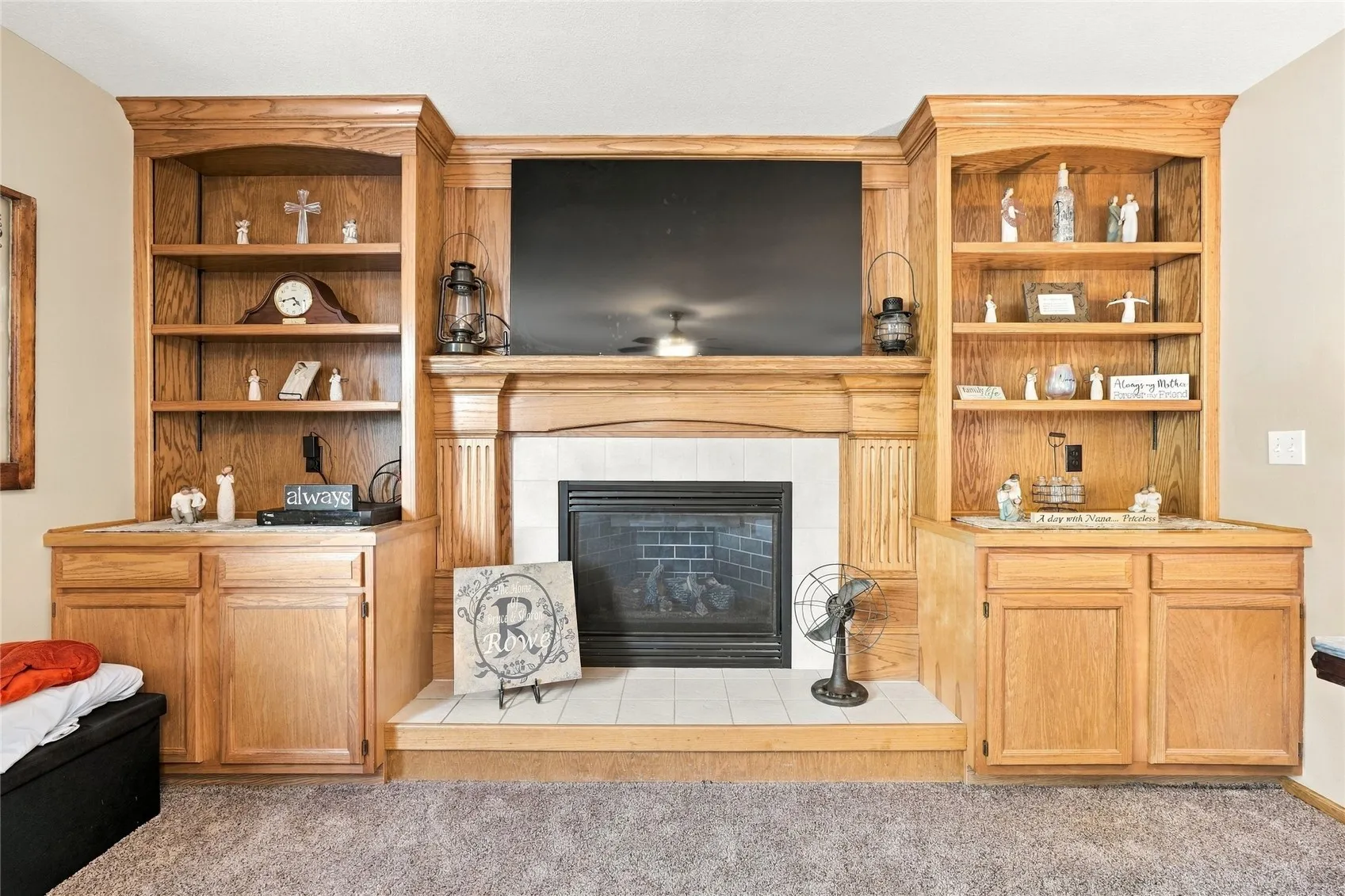 Gas fireplace with built-ins.