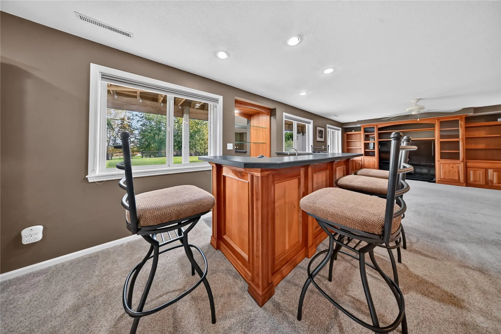 Custom Bar