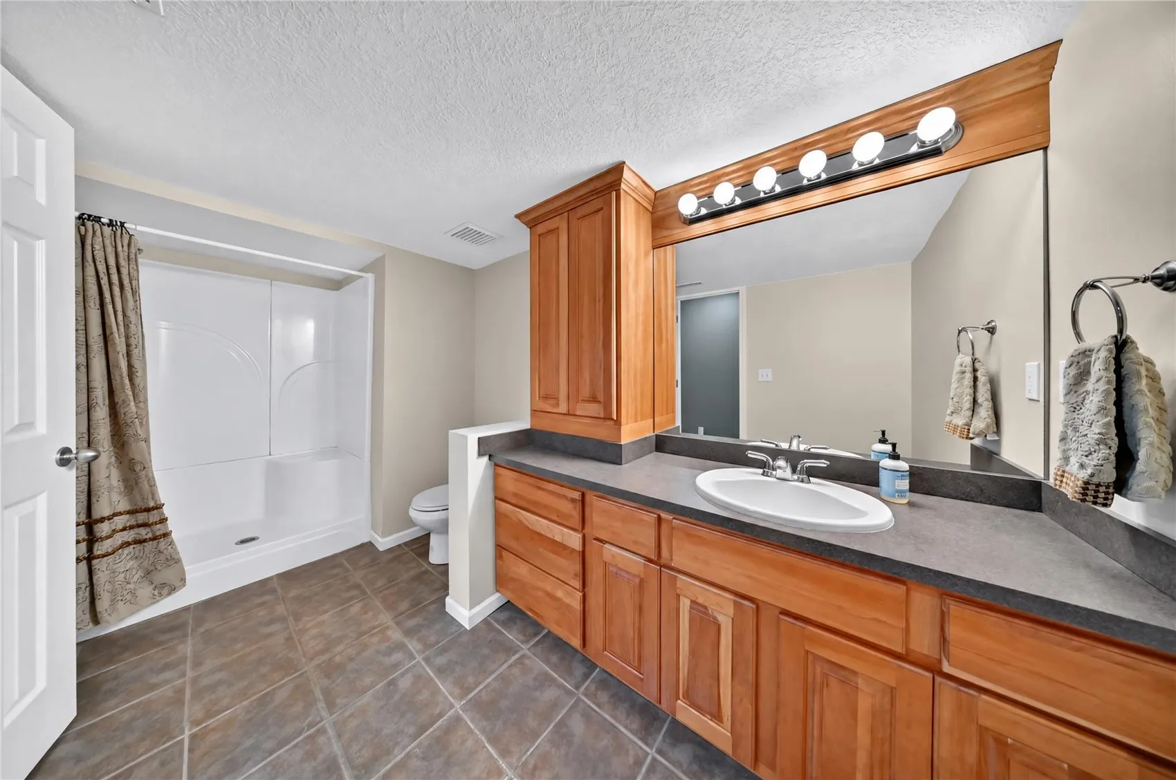 LL Bathroom