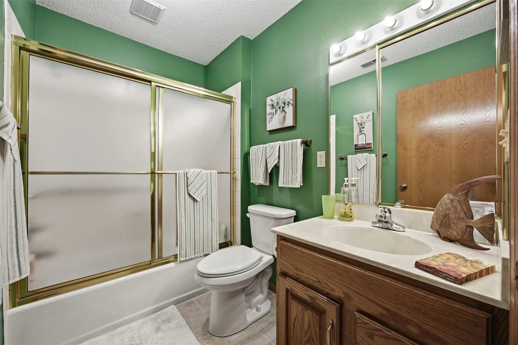 2nd bathroom