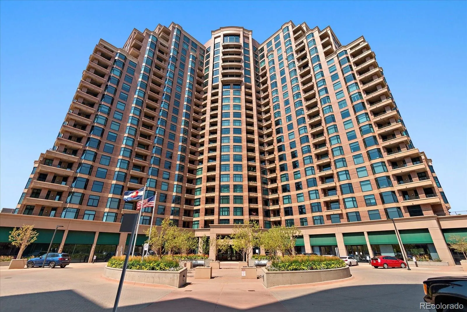 Residences at Penterra Plaza