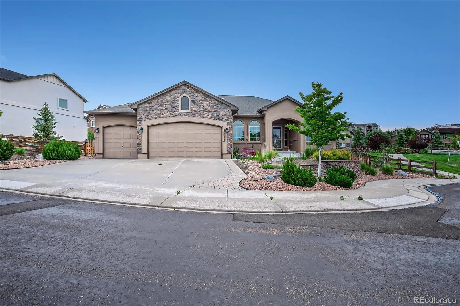 Promontory Pointe