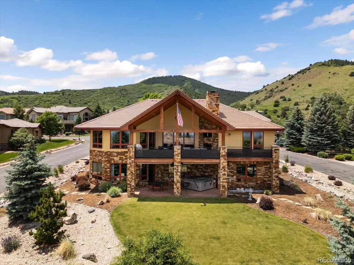 Falcon Ridge