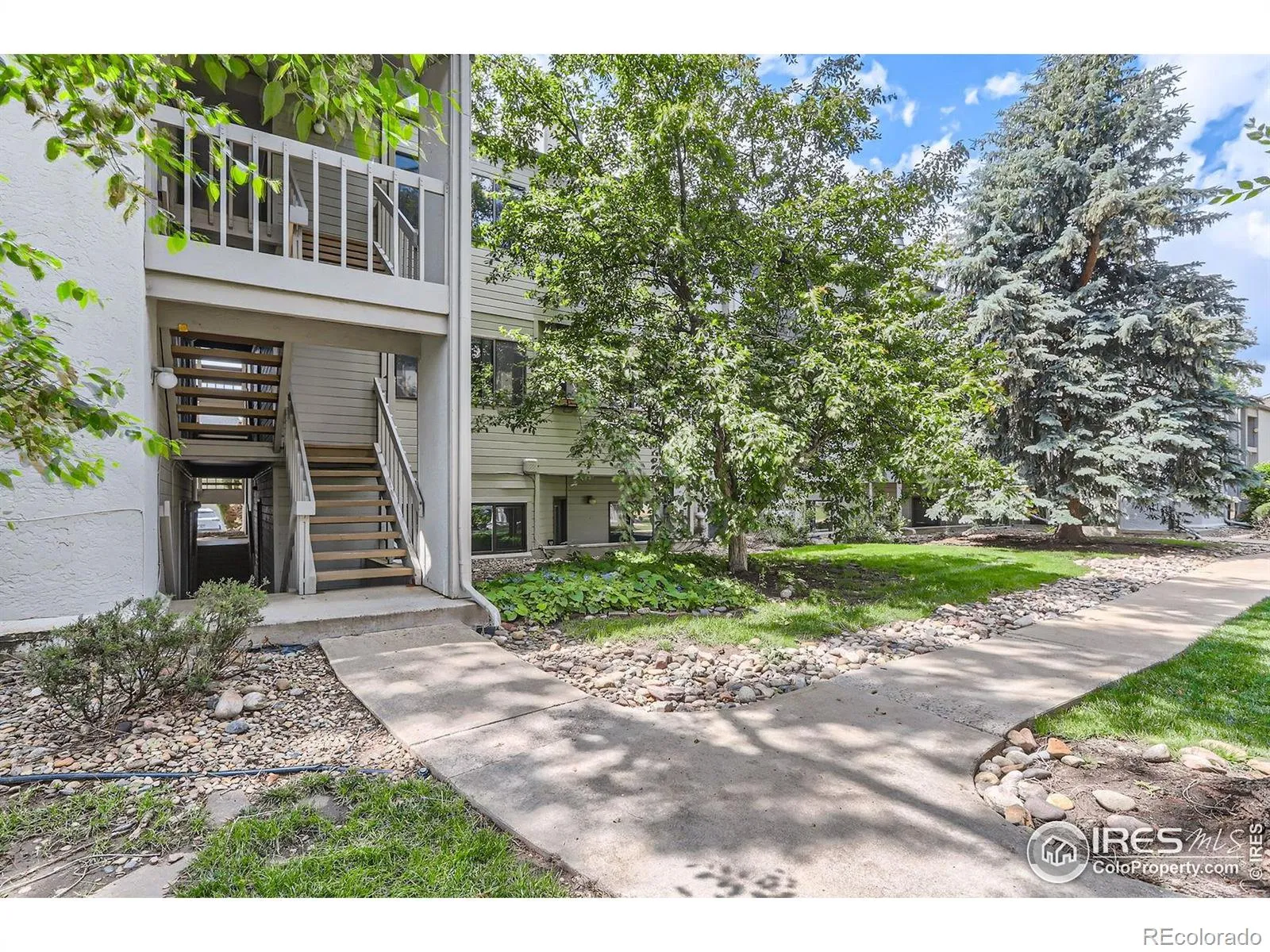 Pendleton Square Condos Ph I