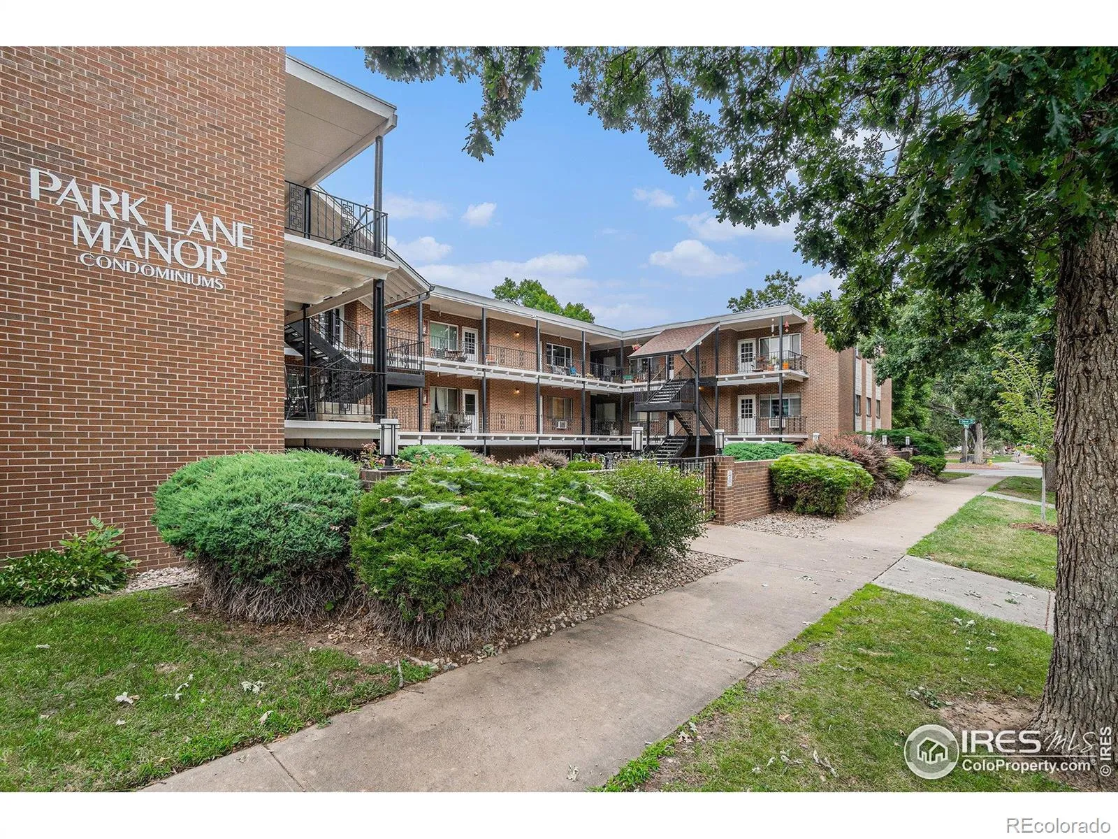 Park Lane Manor Condo